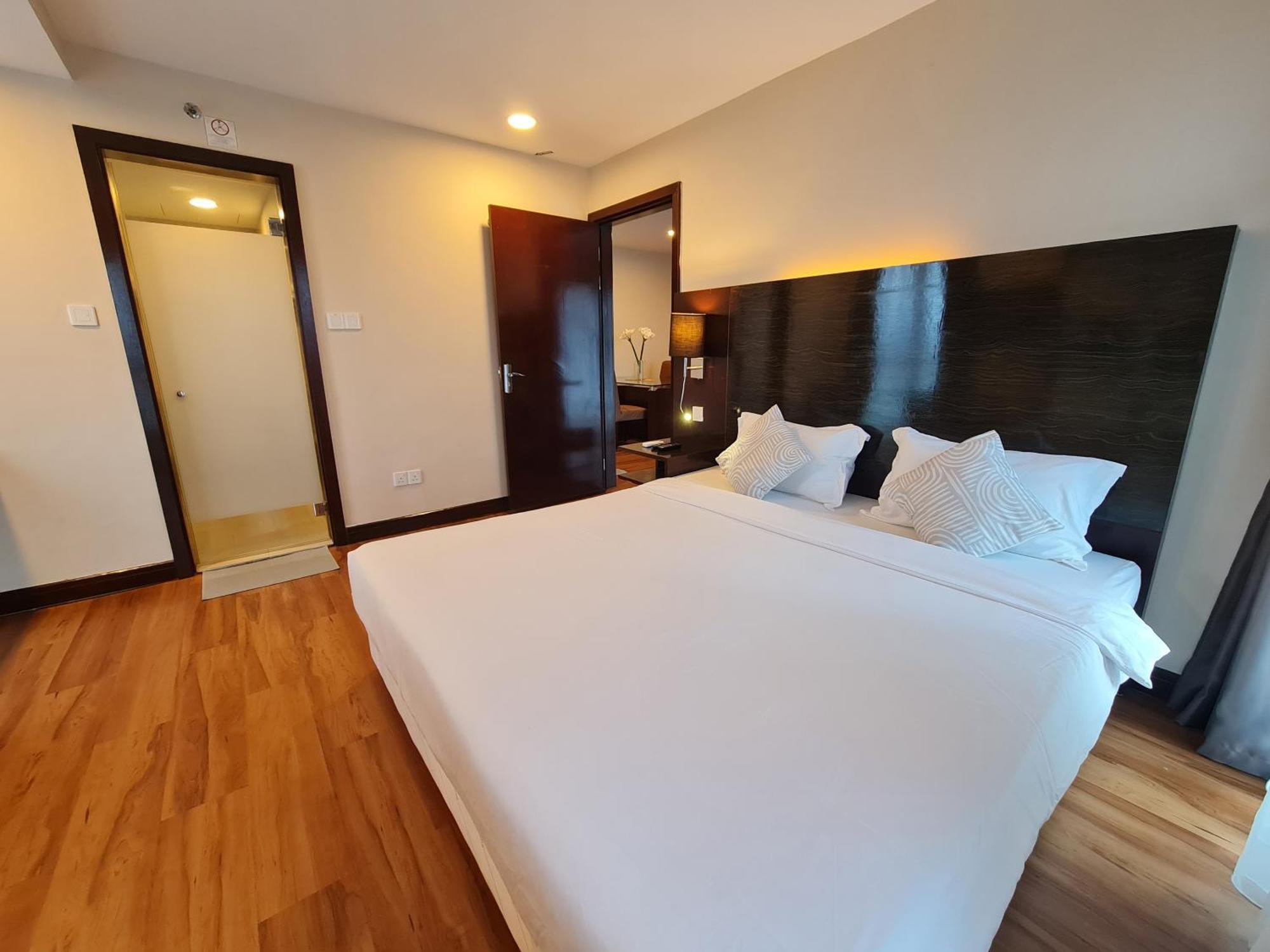 Bv2 2 Bedrooms Kk Centre Near Imago