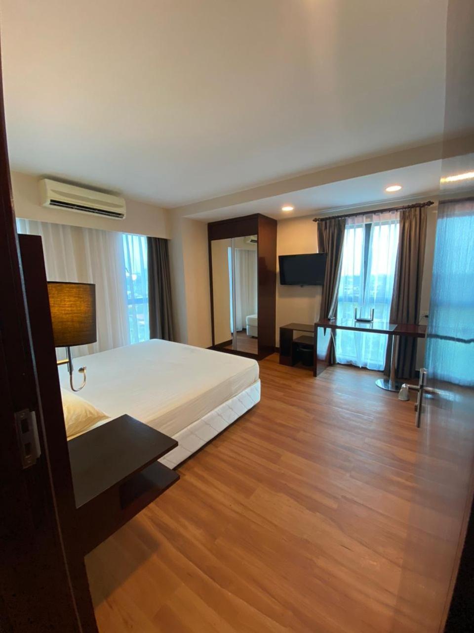 Bv2 2 Bedrooms Kk Centre Near Imago
