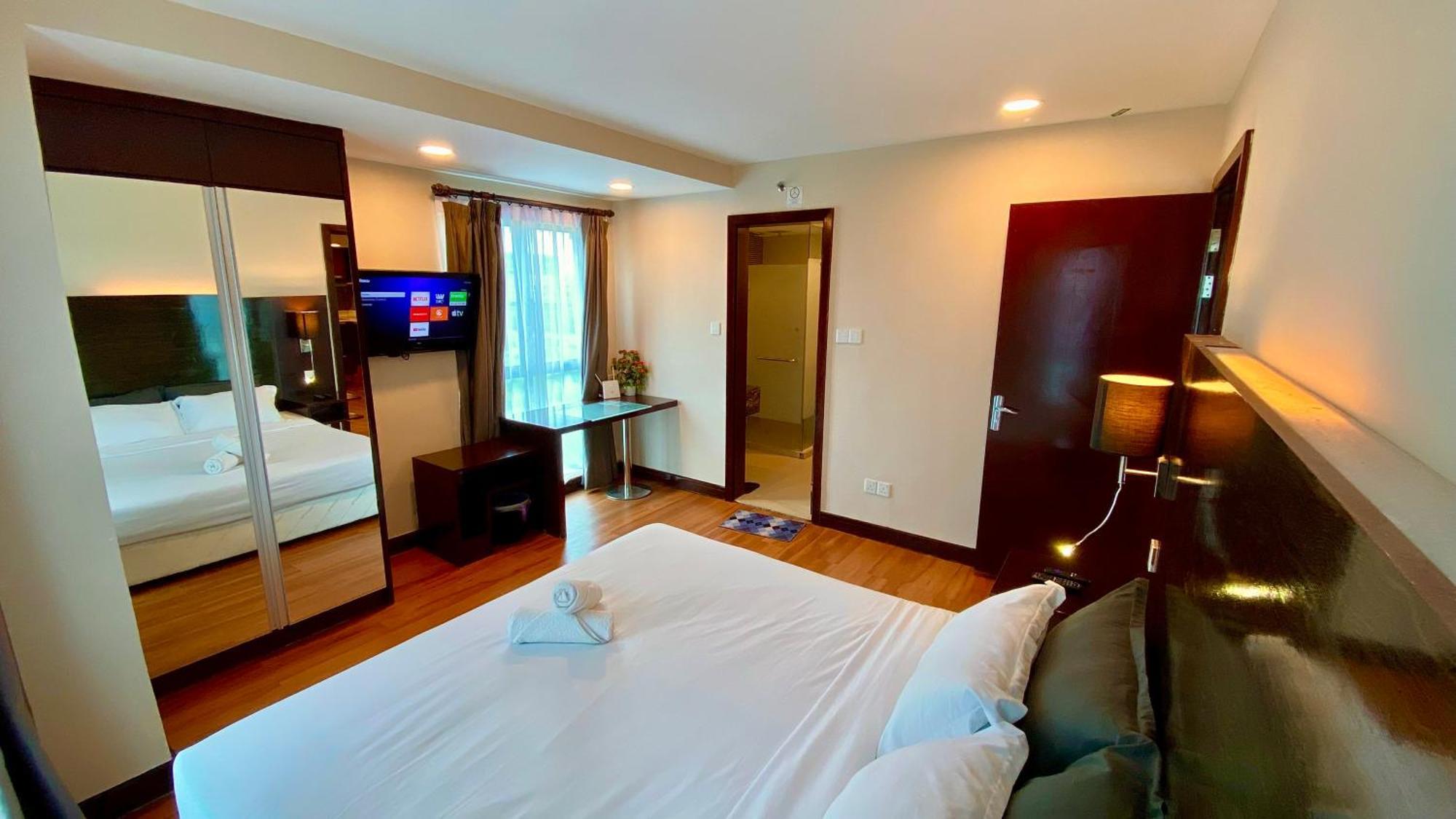 Bv2 2 Bedrooms Kk Centre Near Imago
